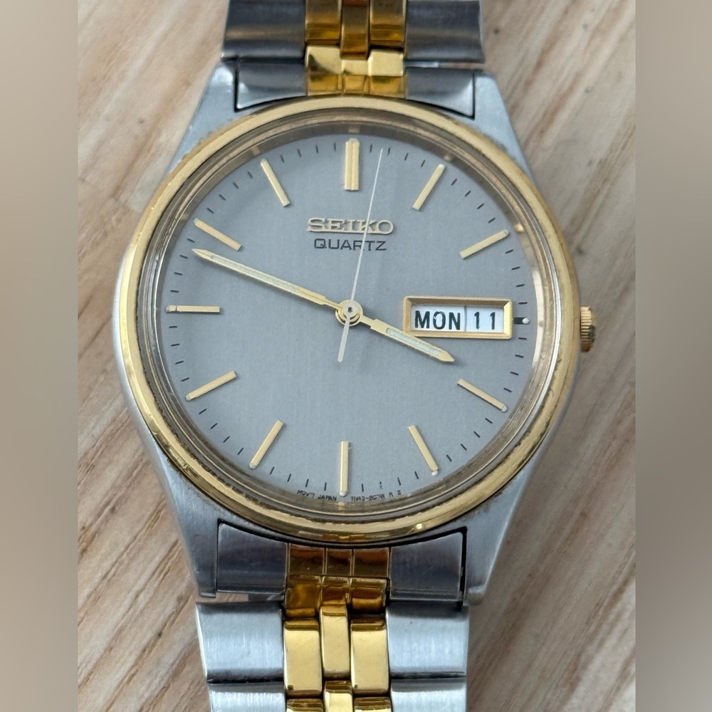 Seiko Vintage Men’s Watch Two-Tone Bracelet Gray Dial Date Window